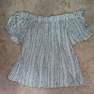 Off-the-shoulder women’s top